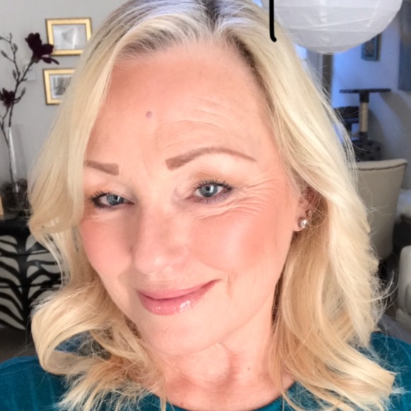 Meet your Posher, Anna - Picture 1 of 1